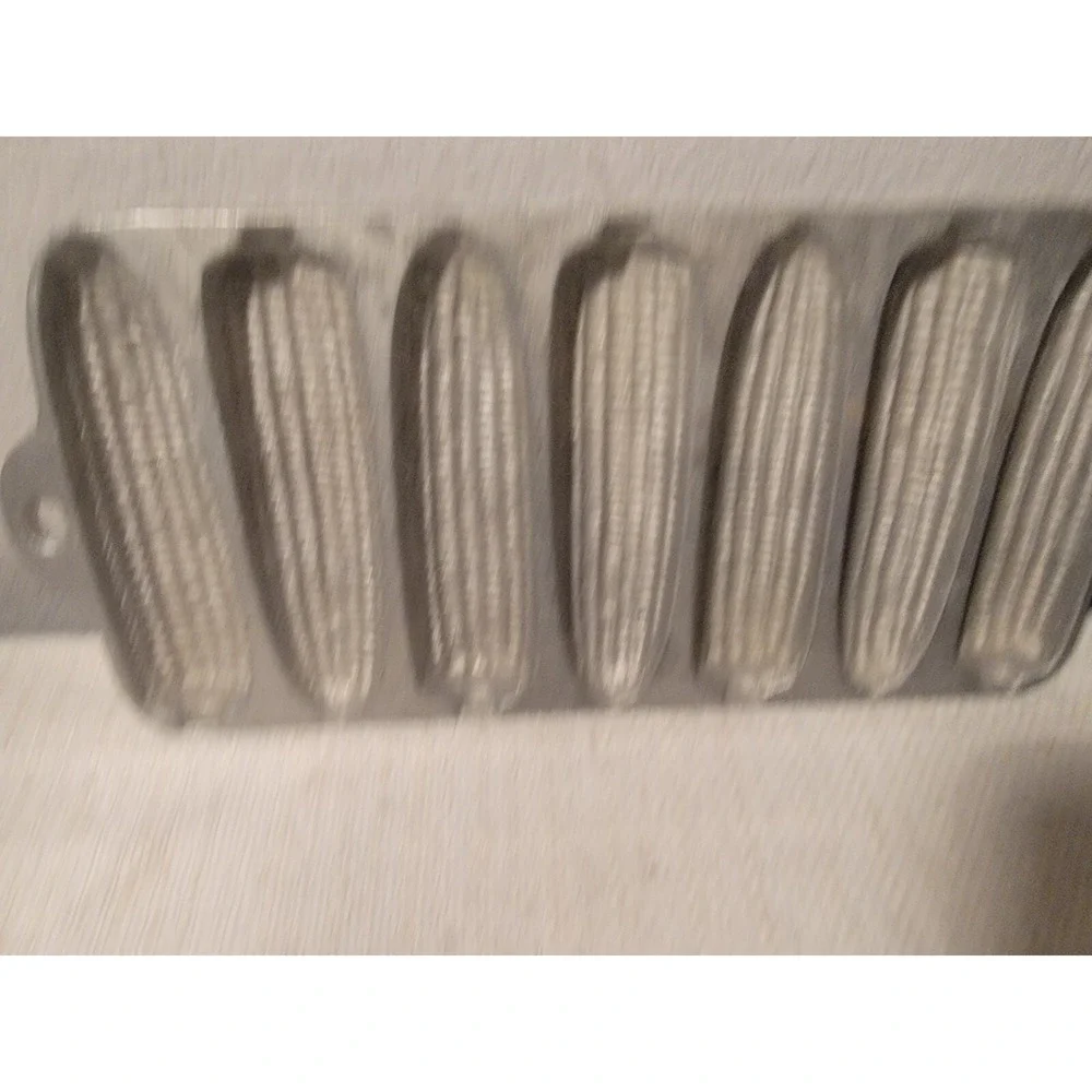 Vintage Antique Cast Iron‎ 7 Ear Cornbread Corn Stick Muffin Pan Corn Bread Mold